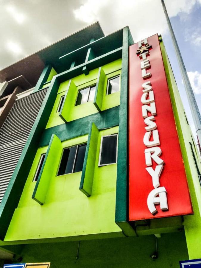 Hotel Sunsurya Кланг Екстер'єр фото