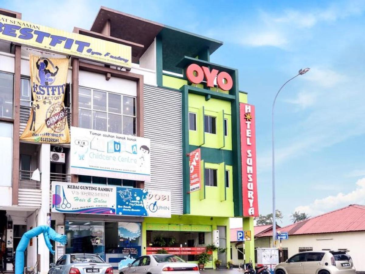 Hotel Sunsurya Кланг Екстер'єр фото
