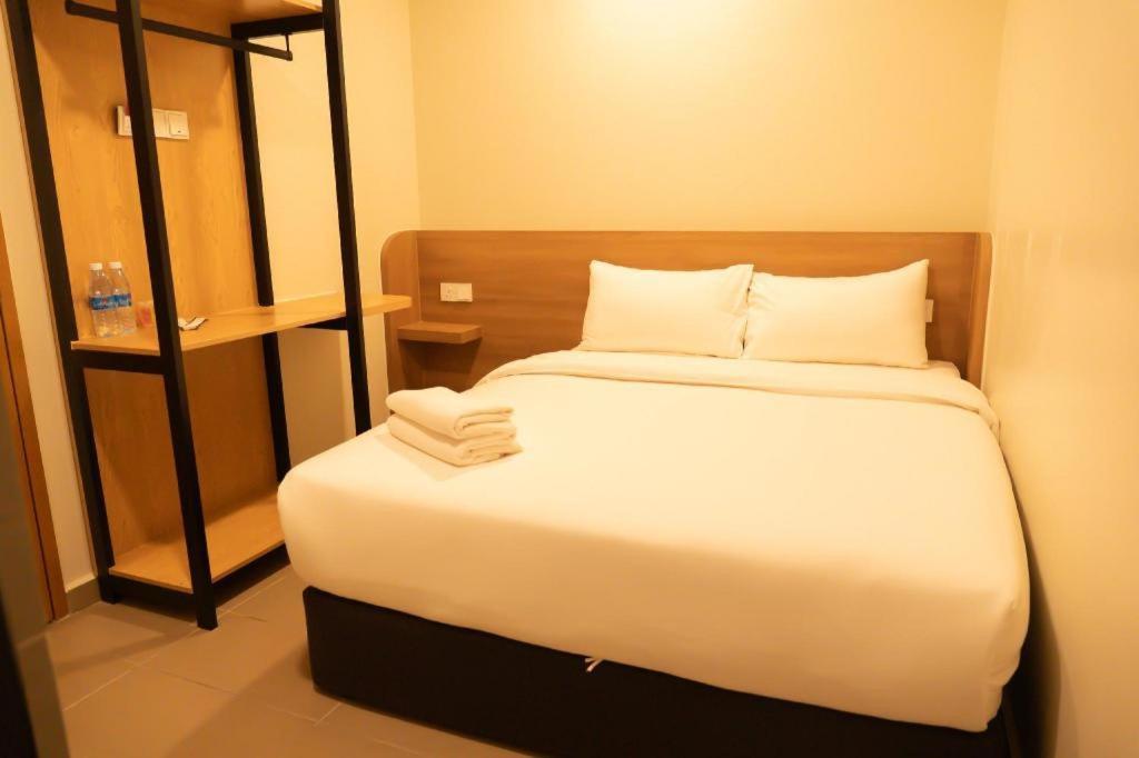 Hotel Sunsurya Кланг Екстер'єр фото