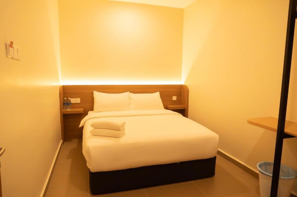 Hotel Sunsurya Кланг Екстер'єр фото