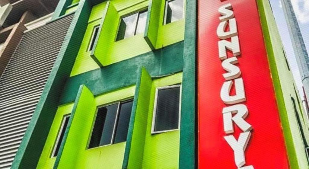 Hotel Sunsurya Кланг Екстер'єр фото