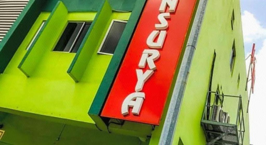 Hotel Sunsurya Кланг Екстер'єр фото