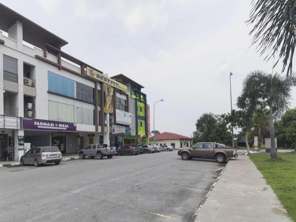Hotel Sunsurya Кланг Екстер'єр фото