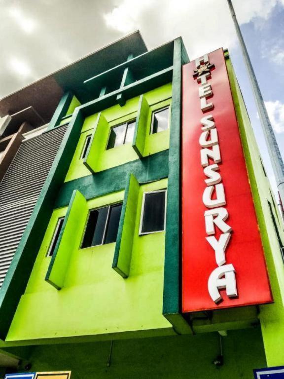 Hotel Sunsurya Кланг Екстер'єр фото