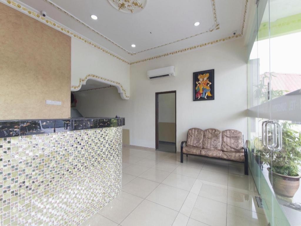 Hotel Sunsurya Кланг Екстер'єр фото